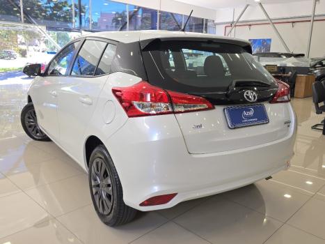 TOYOTA Yaris Hatch 1.3 16V 4P FLEX XL MULTIDRIVE AUTOM�TICO CVT, Foto 4