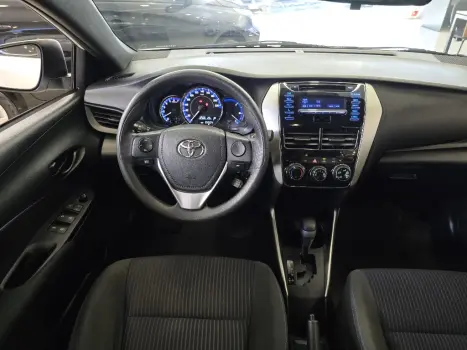 TOYOTA Yaris Hatch 1.3 16V 4P FLEX XL MULTIDRIVE AUTOM�TICO CVT, Foto 10