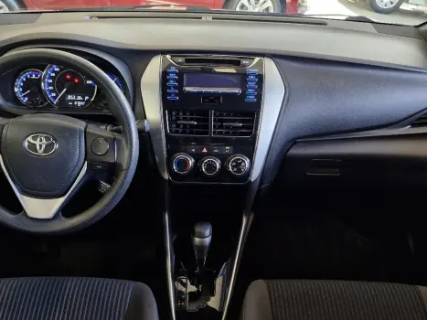 TOYOTA Yaris Hatch 1.3 16V 4P FLEX XL MULTIDRIVE AUTOM�TICO CVT, Foto 8