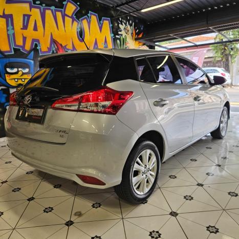 TOYOTA Yaris Hatch 1.3 16V 4P FLEX XL MULTIDRIVE AUTOM�TICO CVT, Foto 6