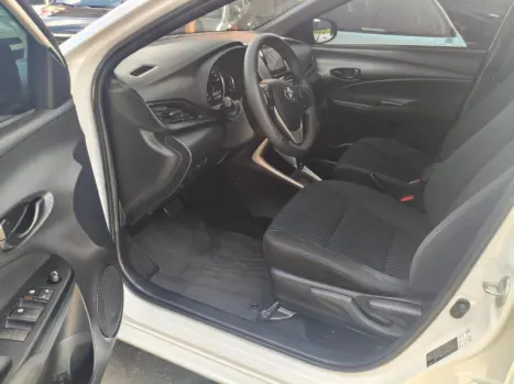 TOYOTA Yaris Hatch 1.3 16V 4P FLEX XL PLUS TECH MULTIDRIVE AUTOM�TICO CVT, Foto 9