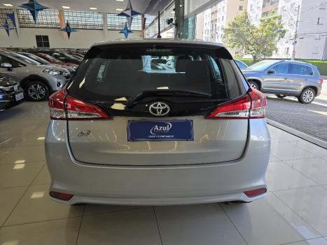 TOYOTA Yaris Hatch 1.5 16V 4P FLEX XL MULTIDRIVE AUTOM�TICO CVT, Foto 5