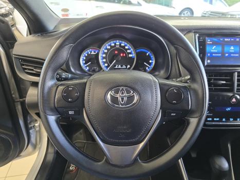 TOYOTA Yaris Hatch 1.5 16V 4P FLEX XL MULTIDRIVE AUTOM�TICO CVT, Foto 11