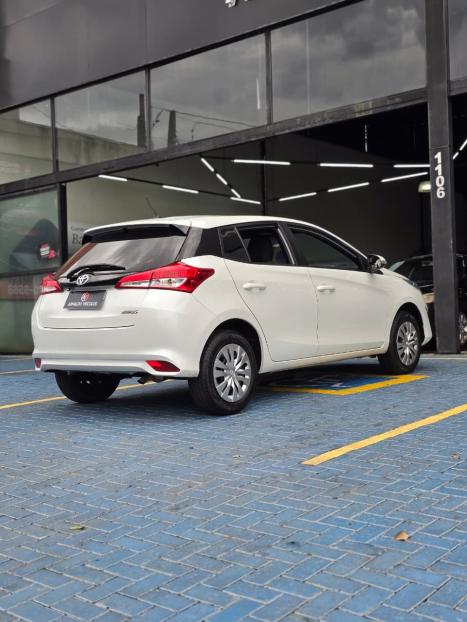 TOYOTA Yaris Hatch 1.3 16V 4P FLEX XL MULTIDRIVE AUTOM�TICO CVT, Foto 4