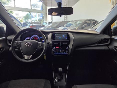 TOYOTA Yaris Hatch 1.3 16V 4P FLEX XL MULTIDRIVE AUTOM�TICO CVT, Foto 4