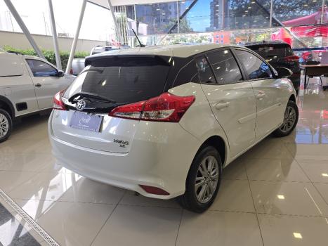 TOYOTA Yaris Hatch 1.3 16V 4P FLEX XL PLUS TECH MULTIDRIVE AUTOM�TICO CVT, Foto 6