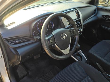 TOYOTA Yaris Hatch 1.5 16V 4P FLEX S MULTDRIVE AUTOMÁTICO, Foto 14