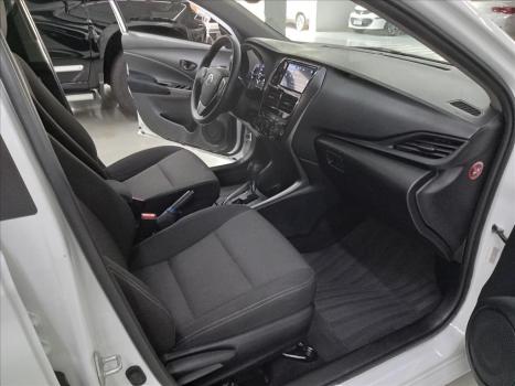 TOYOTA Yaris Sedan 1.5 16V 4P FLEX XL LIVE MULTIDRIVE AUTOMTICO CVT, Foto 11