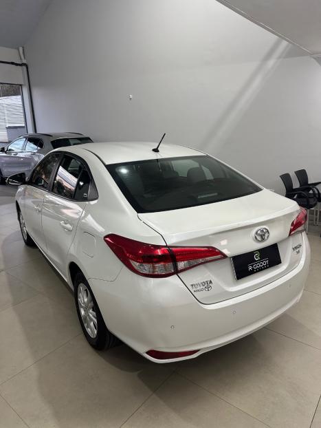 TOYOTA Yaris Sedan 1.5 16V 4P FLEX XL MULTIDRIVE AUTOM�TICO CVT, Foto 4