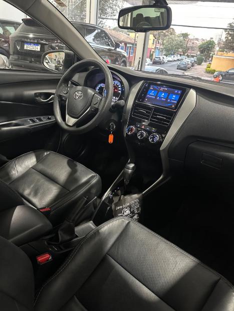 TOYOTA Yaris Sedan 1.5 16V 4P FLEX XL MULTIDRIVE AUTOM�TICO CVT, Foto 8
