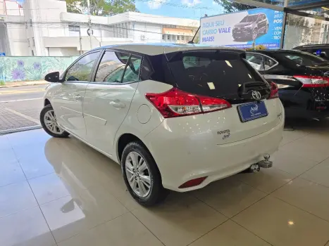 TOYOTA Yaris Sedan 1.3 16V 4P FLEX XL MULTIDRIVE AUTOM�TICO CVT, Foto 4