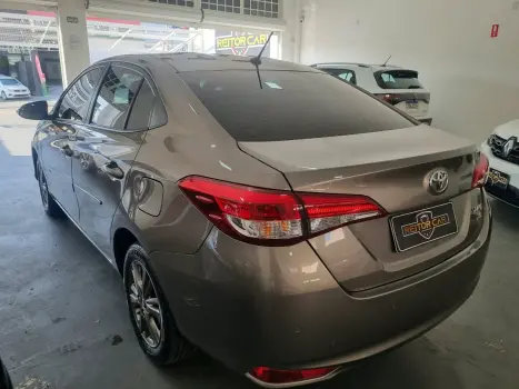 TOYOTA Yaris Sedan 1.5 16V 4P FLEX XL PLUS CONNECT MULTIDRIVE AUTOMÁTICO CVT, Foto 13