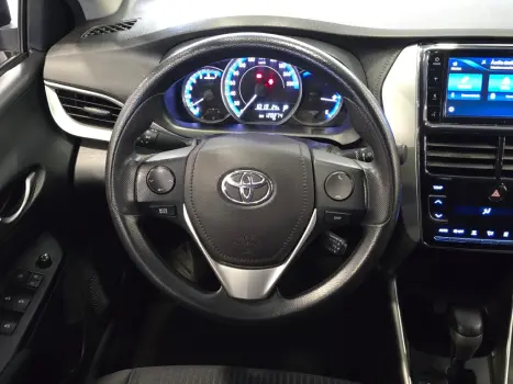 TOYOTA Yaris Sedan 1.5 16V 4P FLEX XL PLUS CONNECT MULTIDRIVE AUTOMÁTICO CVT, Foto 12