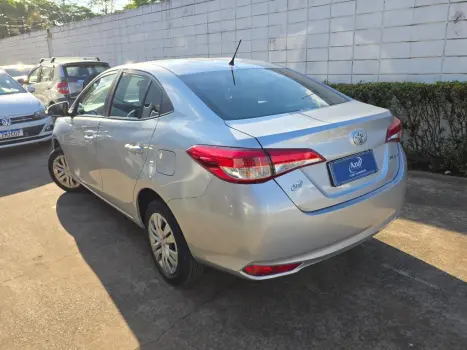 TOYOTA Yaris Sedan 1.5 16V 4P FLEX S MULTDRIVE AUTOMÁTICO, Foto 4