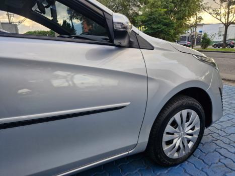 TOYOTA Yaris Sedan , Foto 6