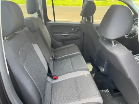 VOLKSWAGEN Amarok 3.0 V6 CABINE DUPLA COMFORT 4X4 TURBO INTERCOOLER AUTOM�TICO, Foto 8