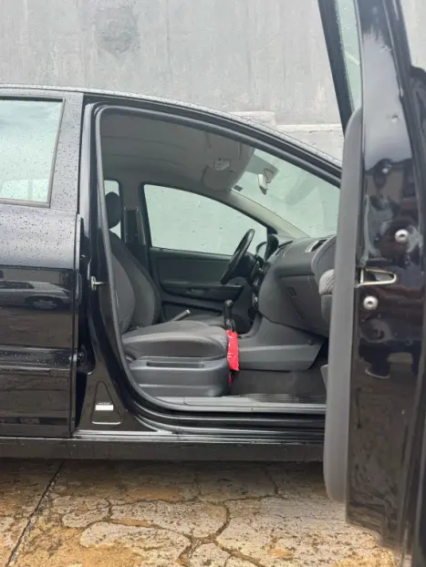 VOLKSWAGEN Fox 1.0 4P FLEX, Foto 5