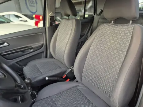 VOLKSWAGEN Fox 1.6 4P, Foto 8