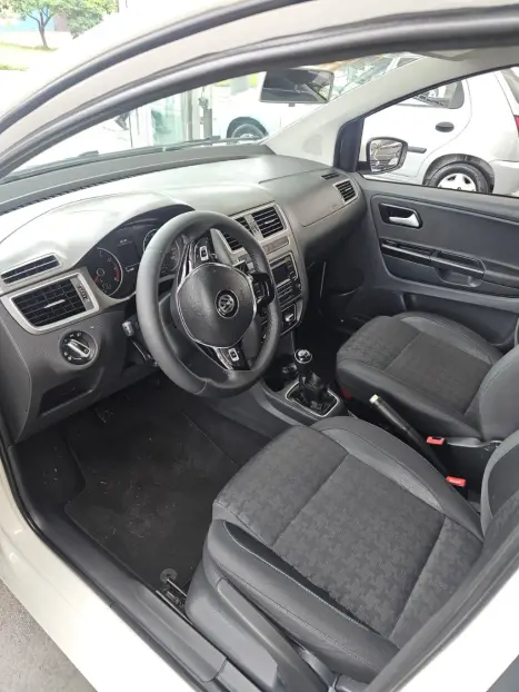 VOLKSWAGEN Fox 1.6 4P COMFORTLINE FLEX, Foto 12