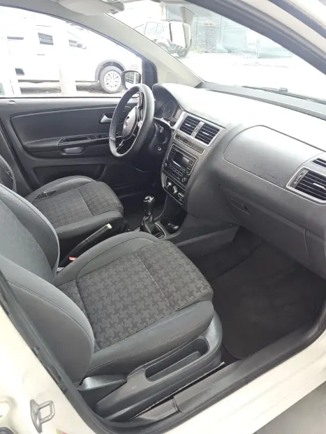 VOLKSWAGEN Fox 1.6 4P COMFORTLINE FLEX, Foto 16