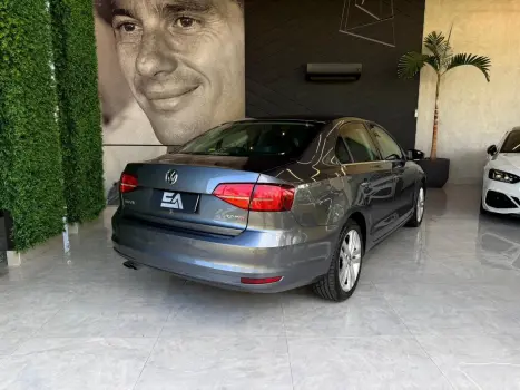 VOLKSWAGEN Jetta 1.4 4P 250 TSI TURBO COMFORTLINE AUTOM�TICO, Foto 9