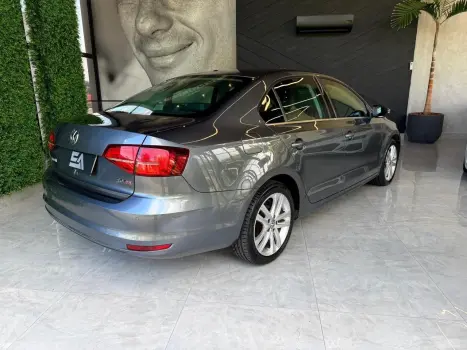 VOLKSWAGEN Jetta 1.4 4P 250 TSI TURBO COMFORTLINE AUTOM�TICO, Foto 10