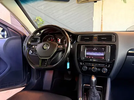 VOLKSWAGEN Jetta 1.4 4P 250 TSI TURBO COMFORTLINE AUTOM�TICO, Foto 13