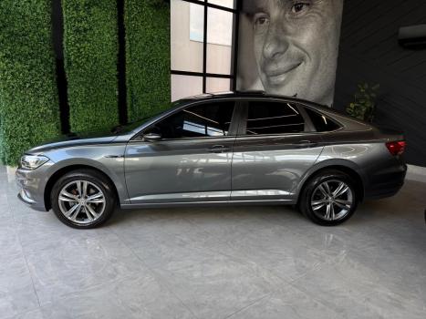 VOLKSWAGEN Jetta 1.4 4P 250 TSI R-LINE AUTOM�TICO, Foto 5