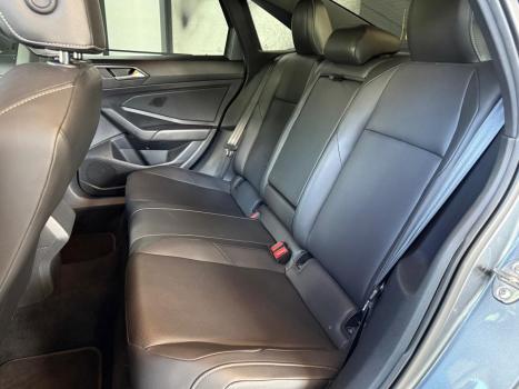 VOLKSWAGEN Jetta 1.4 4P 250 TSI R-LINE AUTOM�TICO, Foto 20