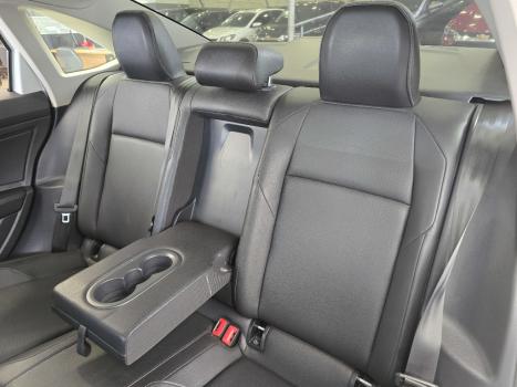VOLKSWAGEN Jetta 1.4 4P 250 TSI TURBO COMFORTLINE AUTOM�TICO, Foto 16