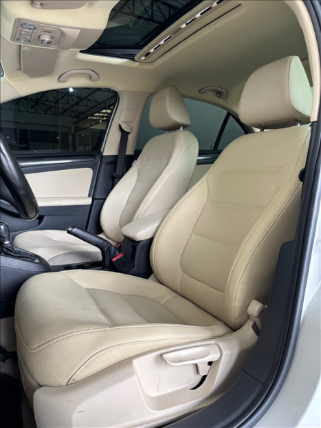 VOLKSWAGEN Jetta 2.0 4P FLEX CONFORTLINE TIPTRONIC AUTOMTICO, Foto 8