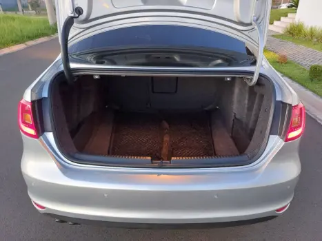 VOLKSWAGEN Jetta 2.0 4P FLEX COMFORTLINE TIPTRONIC AUTOM�TICO, Foto 4