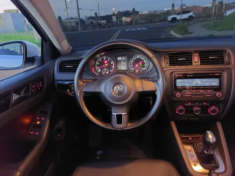 VOLKSWAGEN Jetta 2.0 4P FLEX COMFORTLINE TIPTRONIC AUTOM�TICO, Foto 9