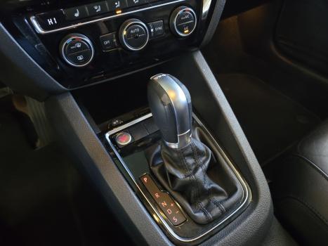 VOLKSWAGEN Jetta 2.0 4P TSI HIGHLINE 211 CV AUTOM�TICO, Foto 10