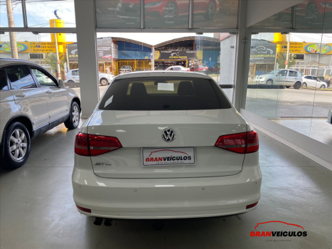 VOLKSWAGEN Jetta 2.0 4P FLEX COMFORTLINE TIPTRONIC AUTOM�TICO, Foto 5