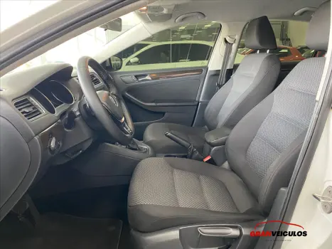 VOLKSWAGEN Jetta 2.0 4P FLEX COMFORTLINE TIPTRONIC AUTOM�TICO, Foto 12