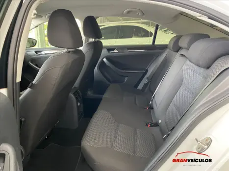 VOLKSWAGEN Jetta 2.0 4P FLEX COMFORTLINE TIPTRONIC AUTOM�TICO, Foto 13