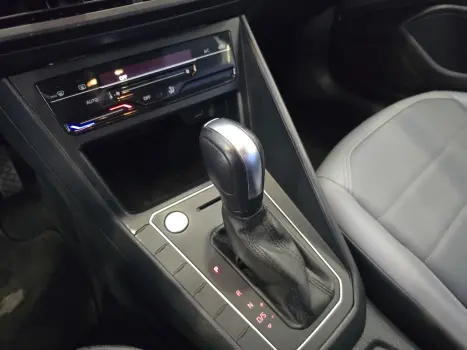 VOLKSWAGEN Nivus 1.0 4P FLEX 200 TSI HIGHLINE TURBO AUTOMÁTICO, Foto 9 VOLKSWAGEN Nivus 1.0 4P FLEX 200 TSI HIGHLINE TURBO AUTOMÁTICO, Foto 9