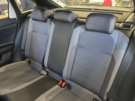 VOLKSWAGEN Nivus 1.0 4P FLEX 200 TSI HIGHLINE TURBO AUTOMÁTICO, Foto 17 VOLKSWAGEN Nivus 1.0 4P FLEX 200 TSI HIGHLINE TURBO AUTOMÁTICO, Foto 17