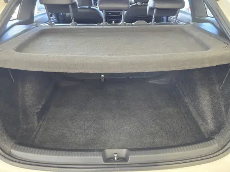 VOLKSWAGEN Nivus 1.0 4P FLEX 200 TSI HIGHLINE TURBO AUTOMÁTICO, Foto 18 VOLKSWAGEN Nivus 1.0 4P FLEX 200 TSI HIGHLINE TURBO AUTOMÁTICO, Foto 18