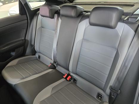 VOLKSWAGEN Nivus 1.0 4P FLEX 200 TSI HIGHLINE TURBO AUTOM�TICO, Foto 16