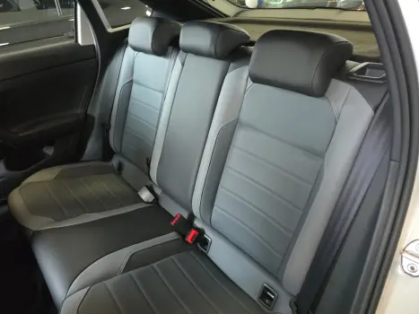 VOLKSWAGEN Nivus 1.0 4P FLEX 200 TSI HIGHLINE TURBO AUTOMÁTICO, Foto 17
