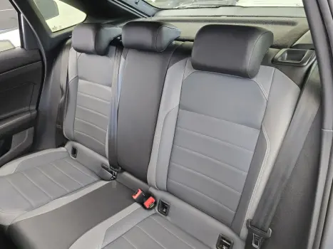 VOLKSWAGEN Nivus 1.0 4P FLEX 200 TSI HIGHLINE TURBO AUTOMÁTICO, Foto 16