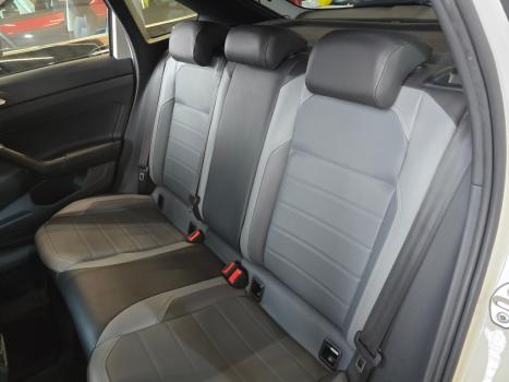 VOLKSWAGEN Nivus 1.0 4P FLEX 200 TSI HIGHLINE TURBO AUTOMÁTICO, Foto 17