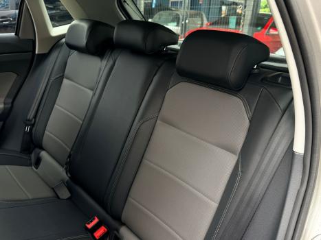 VOLKSWAGEN Polo Hatch 1.0 12V 4P 200 TSI HIGHLINE AUTOM�TICO, Foto 14