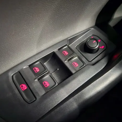 VOLKSWAGEN Polo Hatch 1.0 12V 4P 200 TSI HIGHLINE AUTOM�TICO, Foto 18