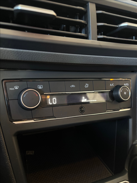 VOLKSWAGEN Polo Hatch 1.0 12V 4P 200 TSI  COMFORTLINE AUTOM�TICO, Foto 13