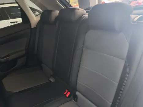 VOLKSWAGEN Polo Hatch 1.0 12V 4P MPI FLEX, Foto 9