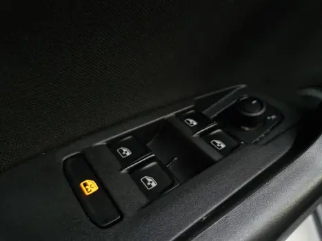 VOLKSWAGEN Polo Hatch 1.0 12V 4P 200 TSI HIGHLINE AUTOM�TICO, Foto 12