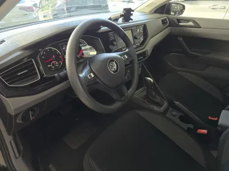 VOLKSWAGEN Polo Hatch 1.0 12V 4P 200 TSI  COMFORTLINE AUTOM�TICO, Foto 13